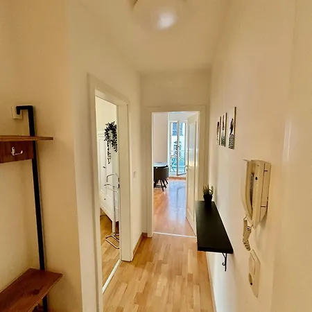 2-room In Dresden's Neustadt Appartement *